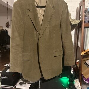 Green Sport Coat with Notched Lapel and Relaxed Fit
